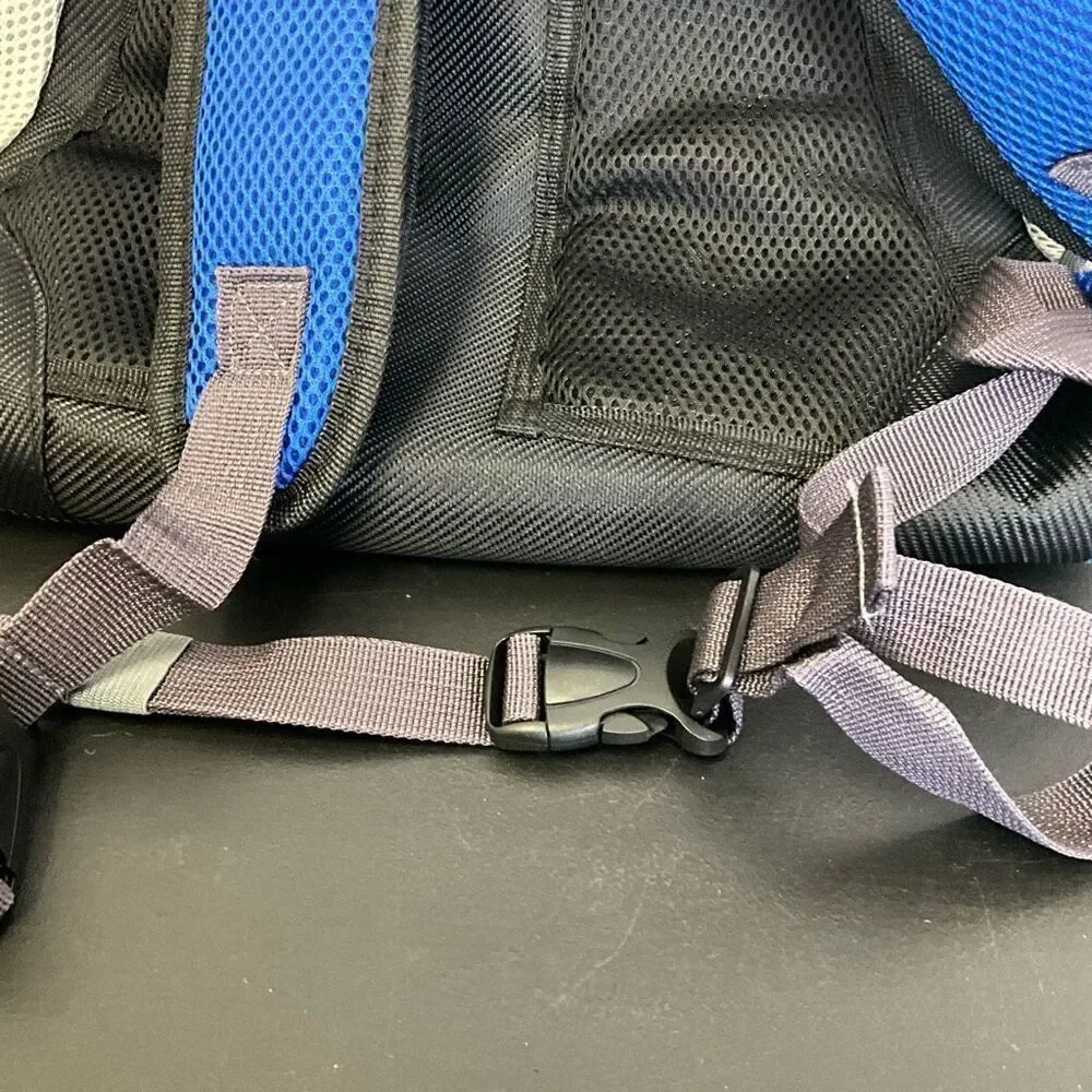 Brand New Wuffles Animal Dog Cat Backpack Black Blue Safety Belt Carrier